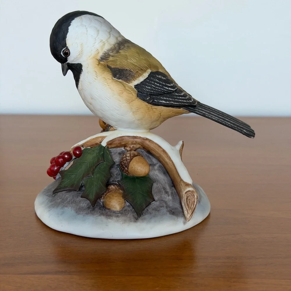 Andrea By Sadek 1994 Limited Edition Chickadee Holly Acorn Bird Figurine286/5000